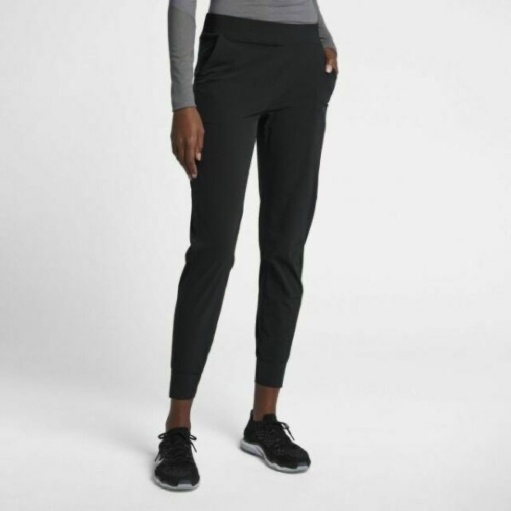 Nike Bliss Lux Slim Fit Women’s training pants